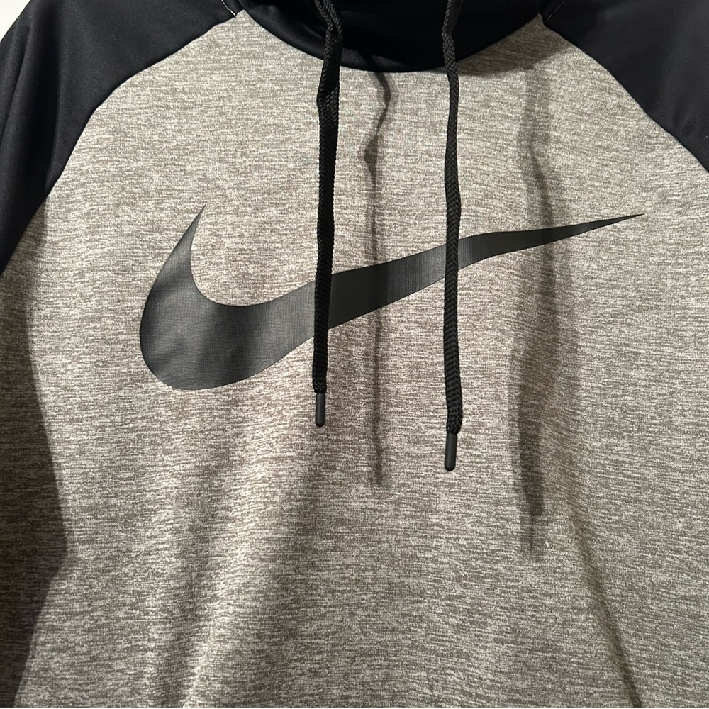 Nike Dry Fit Sweatshirt - Picture 3 of 5